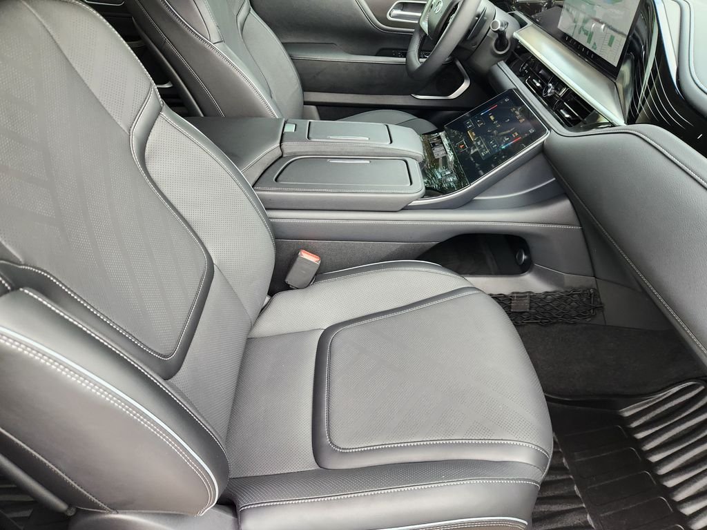 Used 2026 White INFINITI LUXE image 13