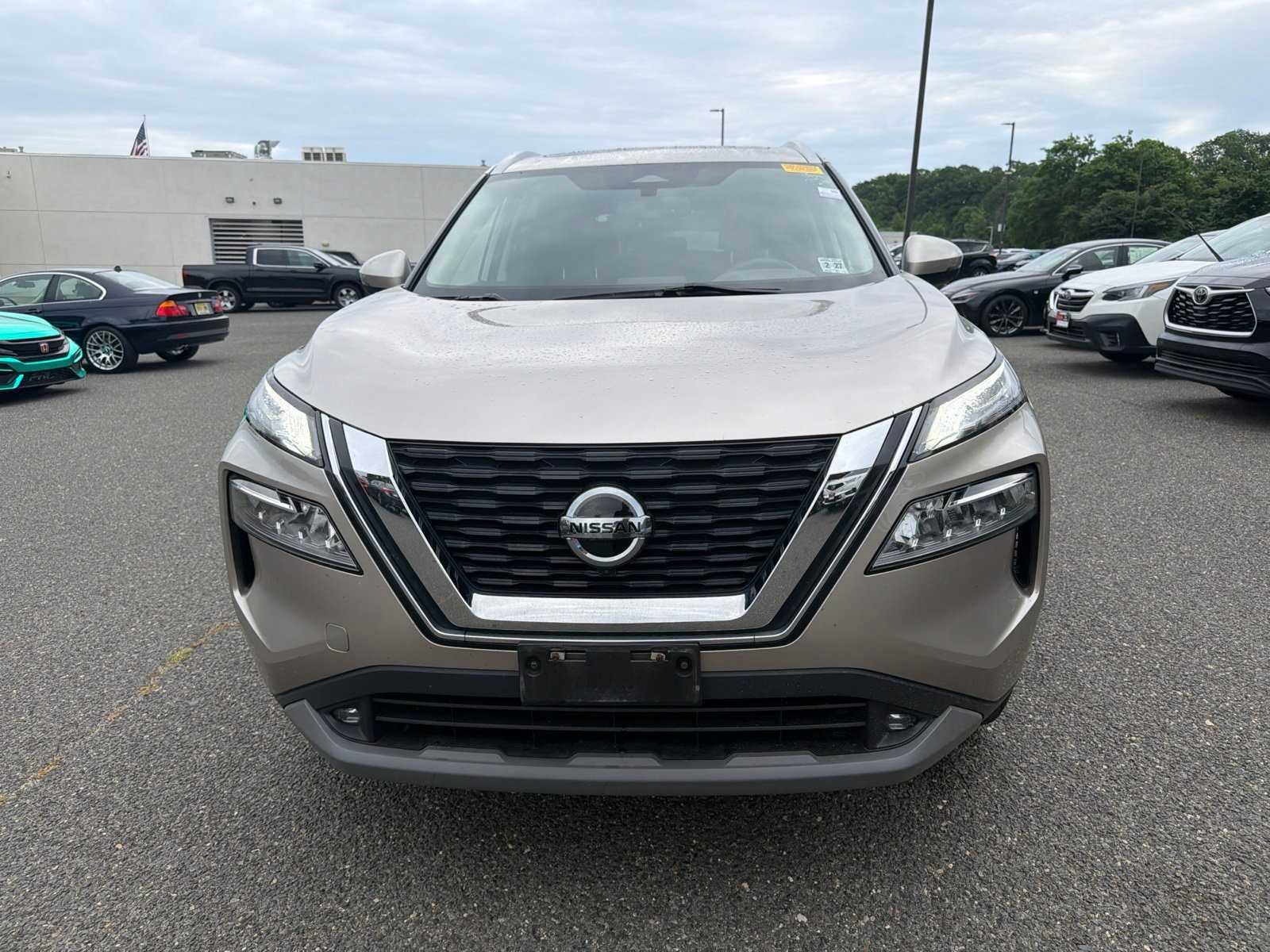 Used 2021 Champagne Silver Metallic Nissan SL image 8