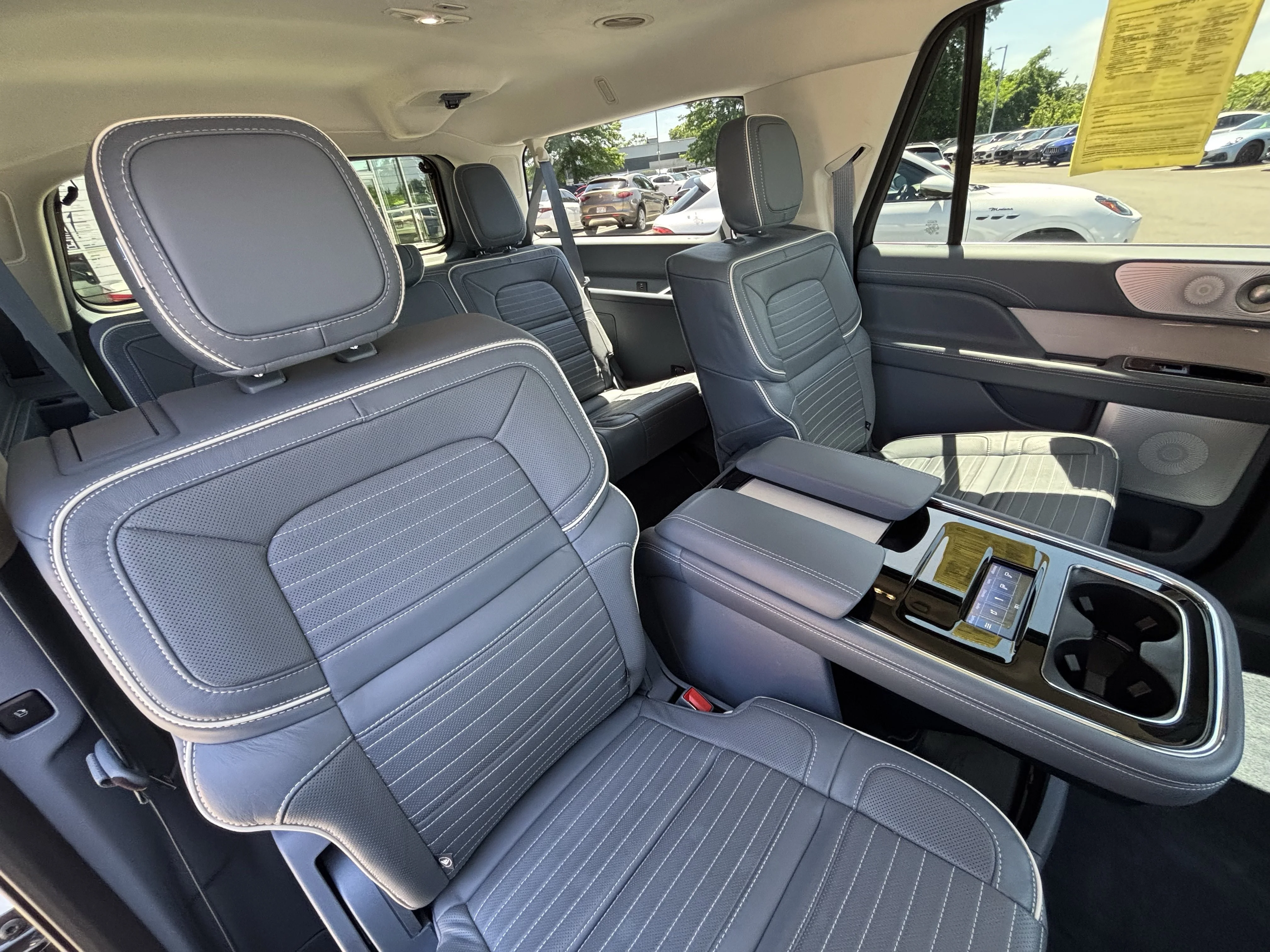 Used 2023 Pristine White Metallic Tri-Coat Lincoln Black Label image 49