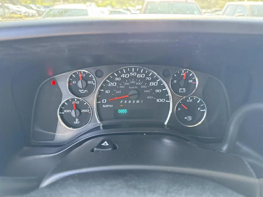 Used 2019 White Chevrolet Work Van image 28