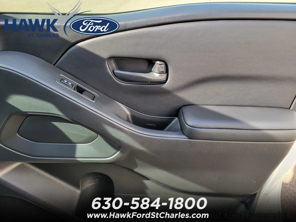 Used 2025 Glacier White Nissan S image 18