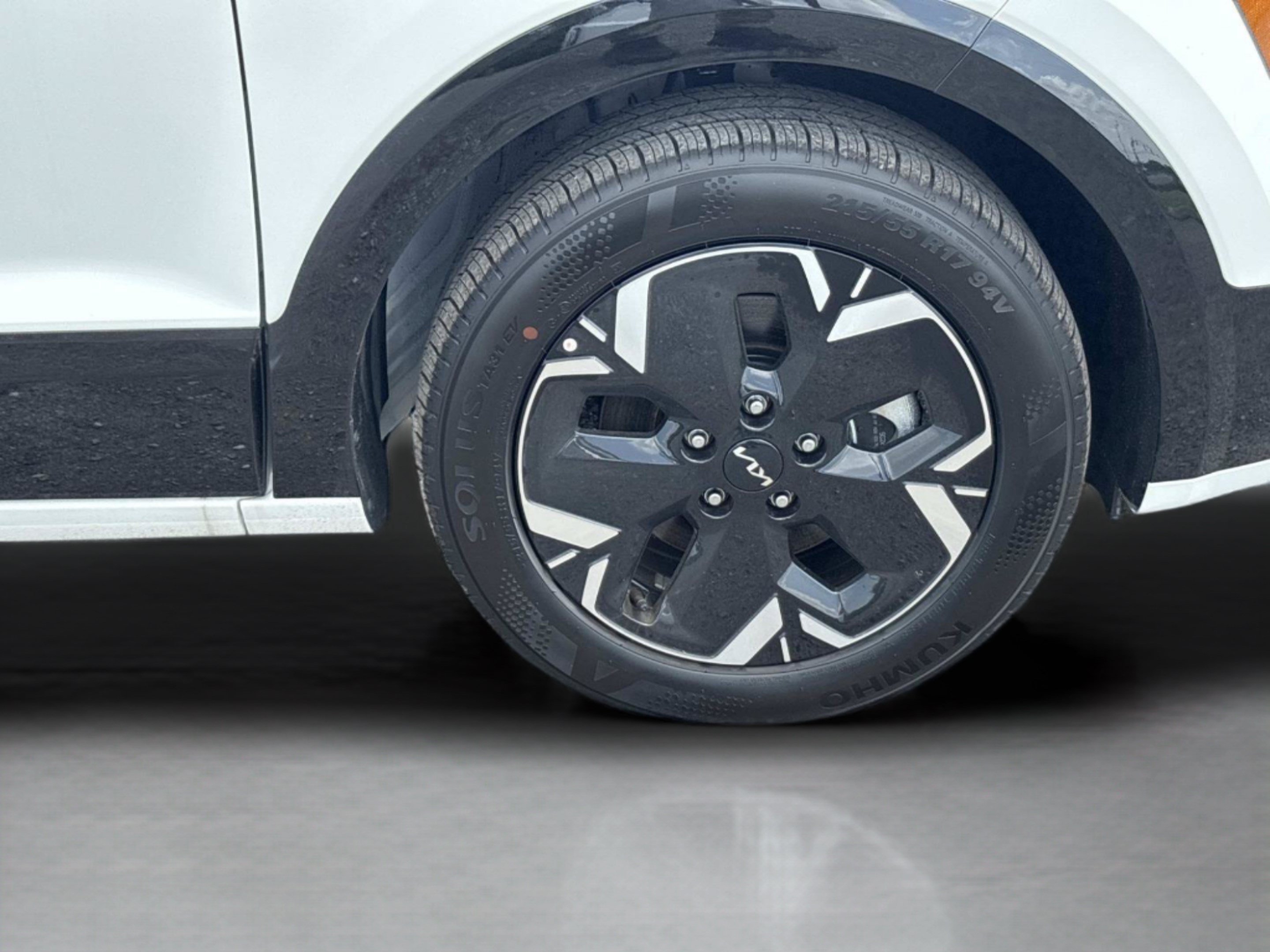 New 2026 Snow White Pearl Kia WIND image 9