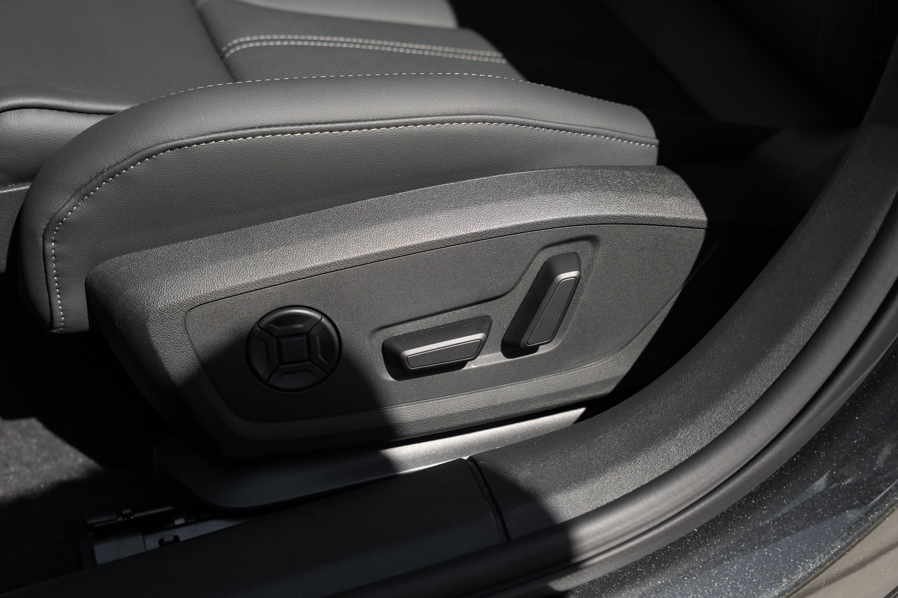 New 2026 Daytona Gray Audi Premium Plus image 43