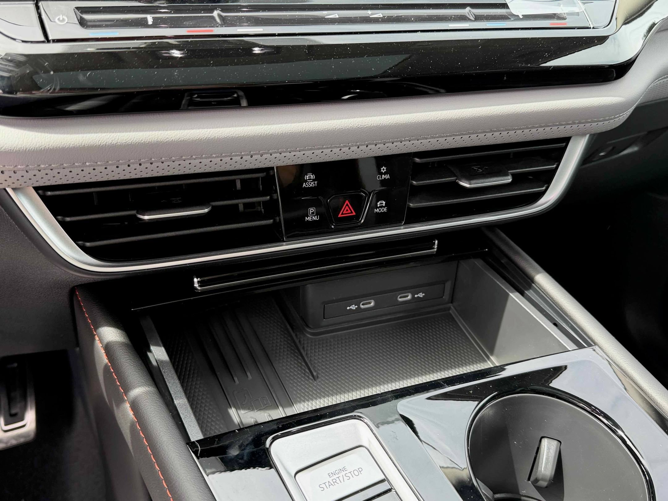 New 2026 Pearl Volkswagen 2.0T Peak Edition image 24