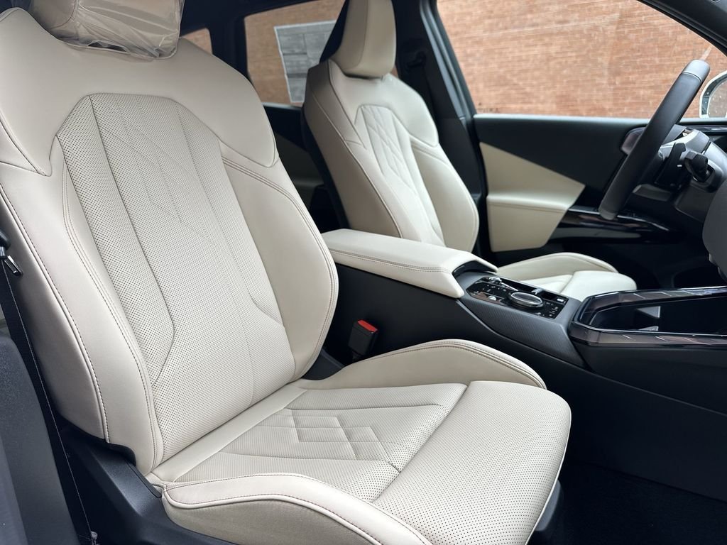 2026 BMW X3 30 - Photo 24