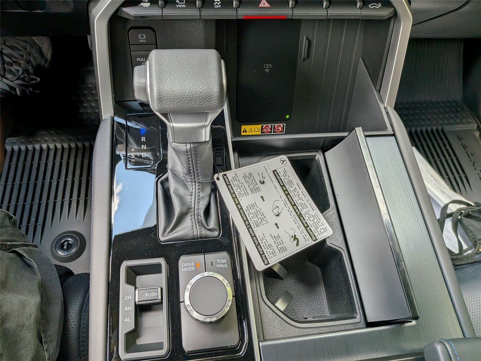 2025 Toyota Tundra Platinum - Photo 24