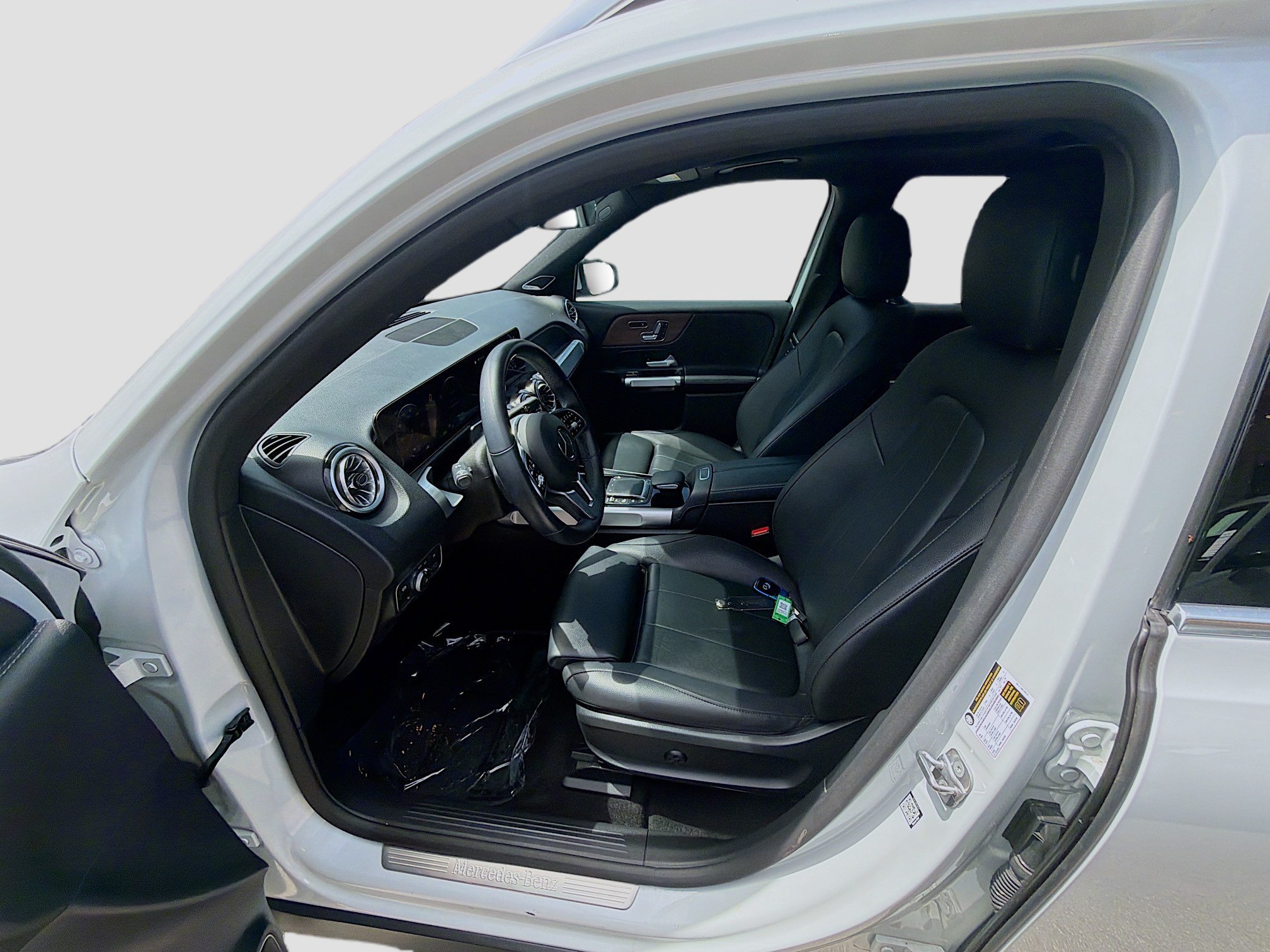Used 2023 White Mercedes-Benz EQB 300 image 18