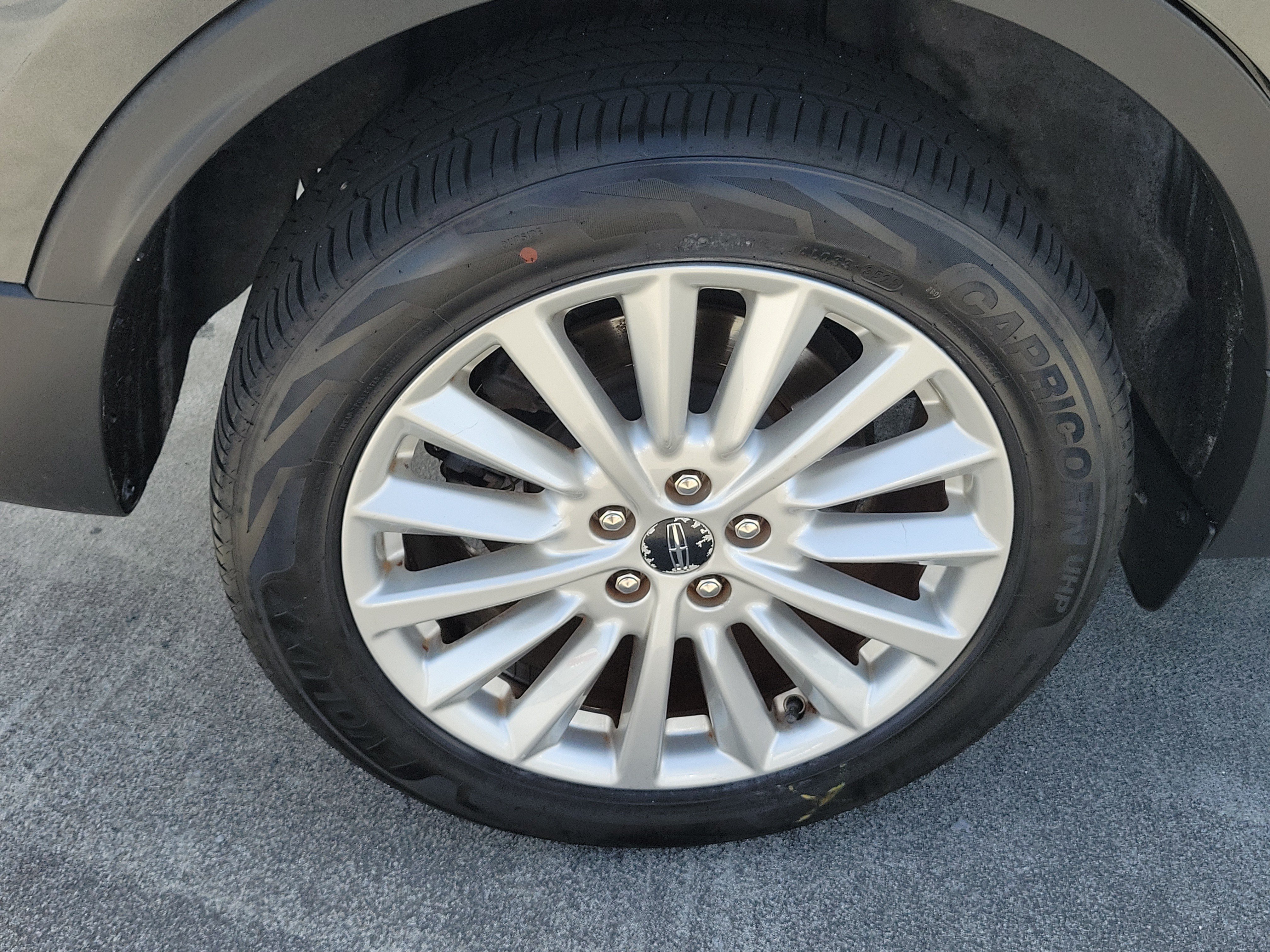 Used 2019 Magnetic Gray Metallic Lincoln Standard image 7
