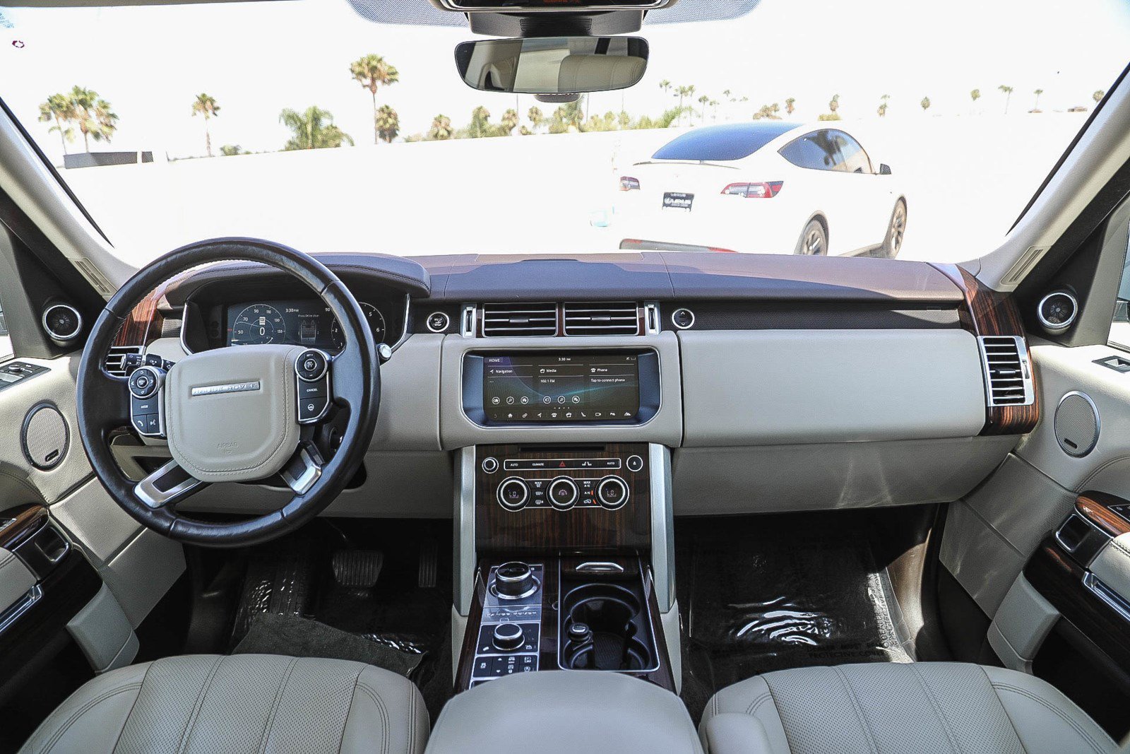 Used 2017 Indus Silver Land Rover HSE image 11