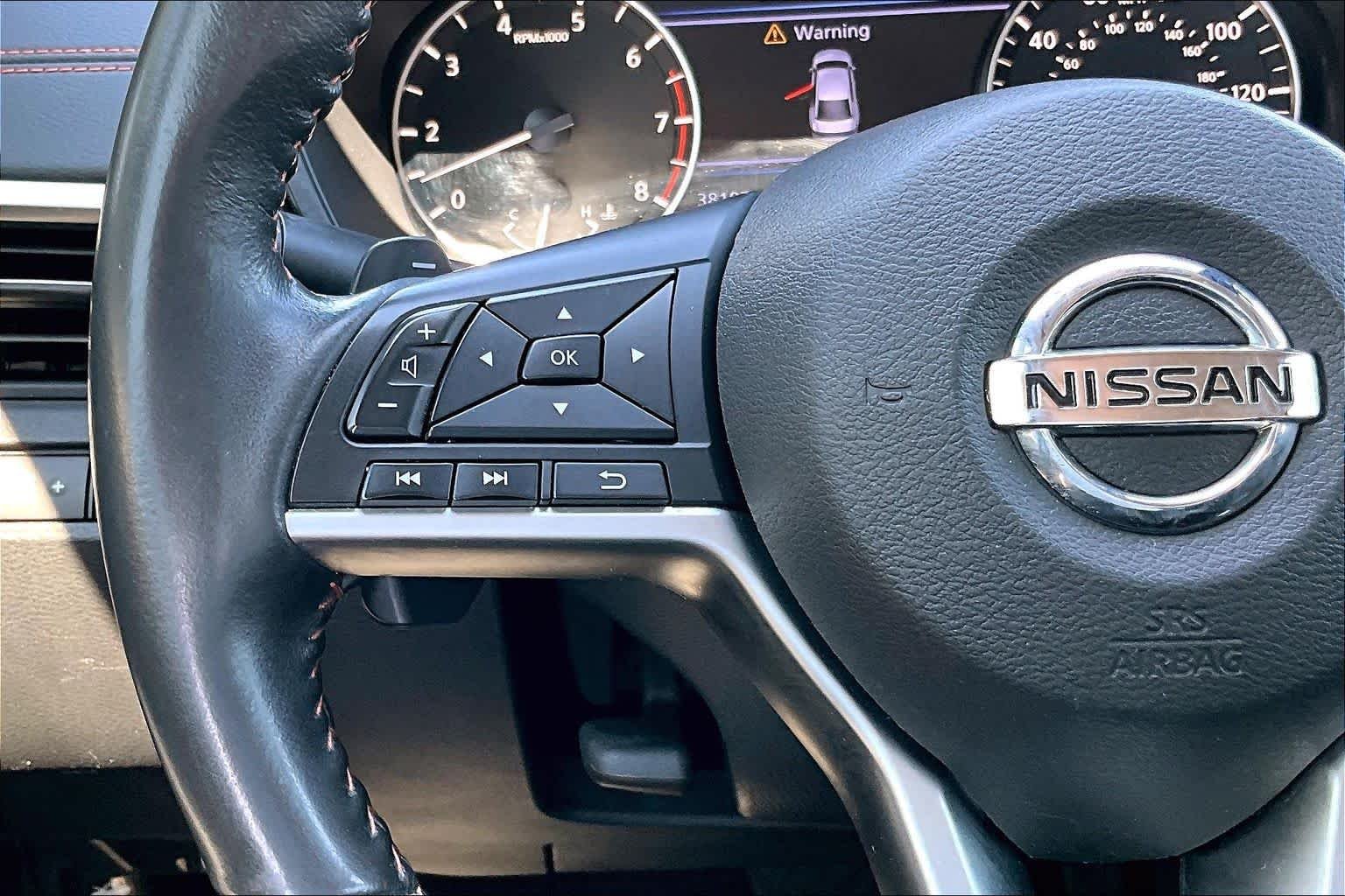Used 2022 Pearl White Tricoat Nissan 2.5 SR image 24