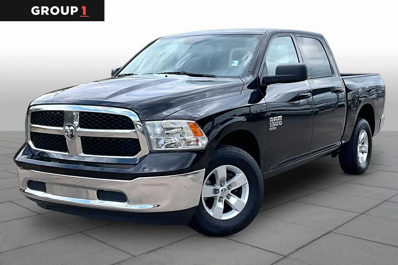 2021 RAM 1500 Classic SLT 4x4 Crew Cab 5'7's photo