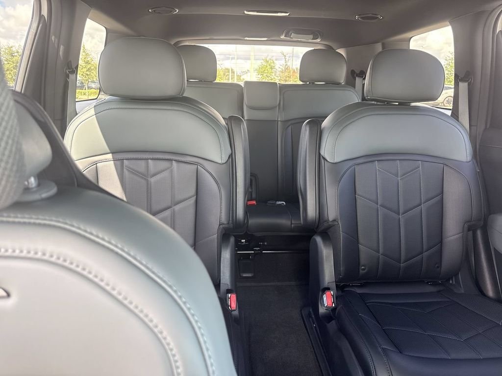 New 2027 Glacial White Pearl Kia X-Line SX image 33