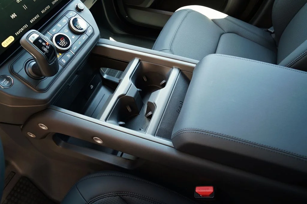 New 2026 Santorini Black Land Rover S image 28