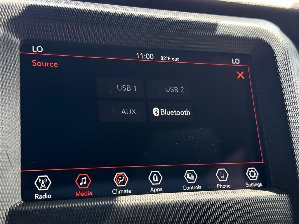 Used 2021  JEEP SPORT image 28