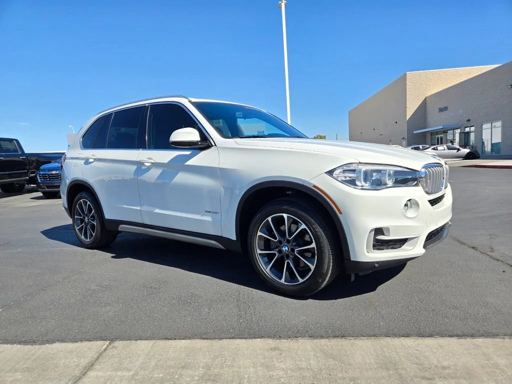 Used 2018 Alpine White BMW xDrive35i image 1
