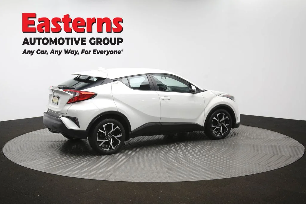 Used 2018 White Toyota XLE Premium image 42