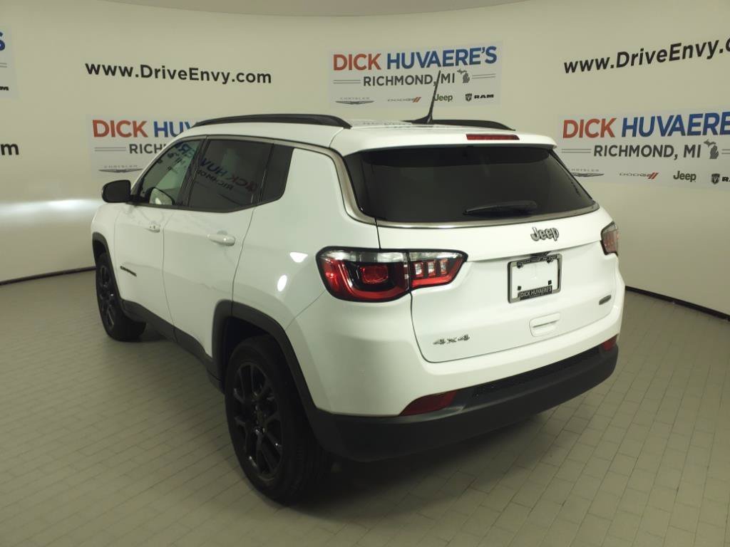 Used 2022 White Jeep Latitude Lux image 4