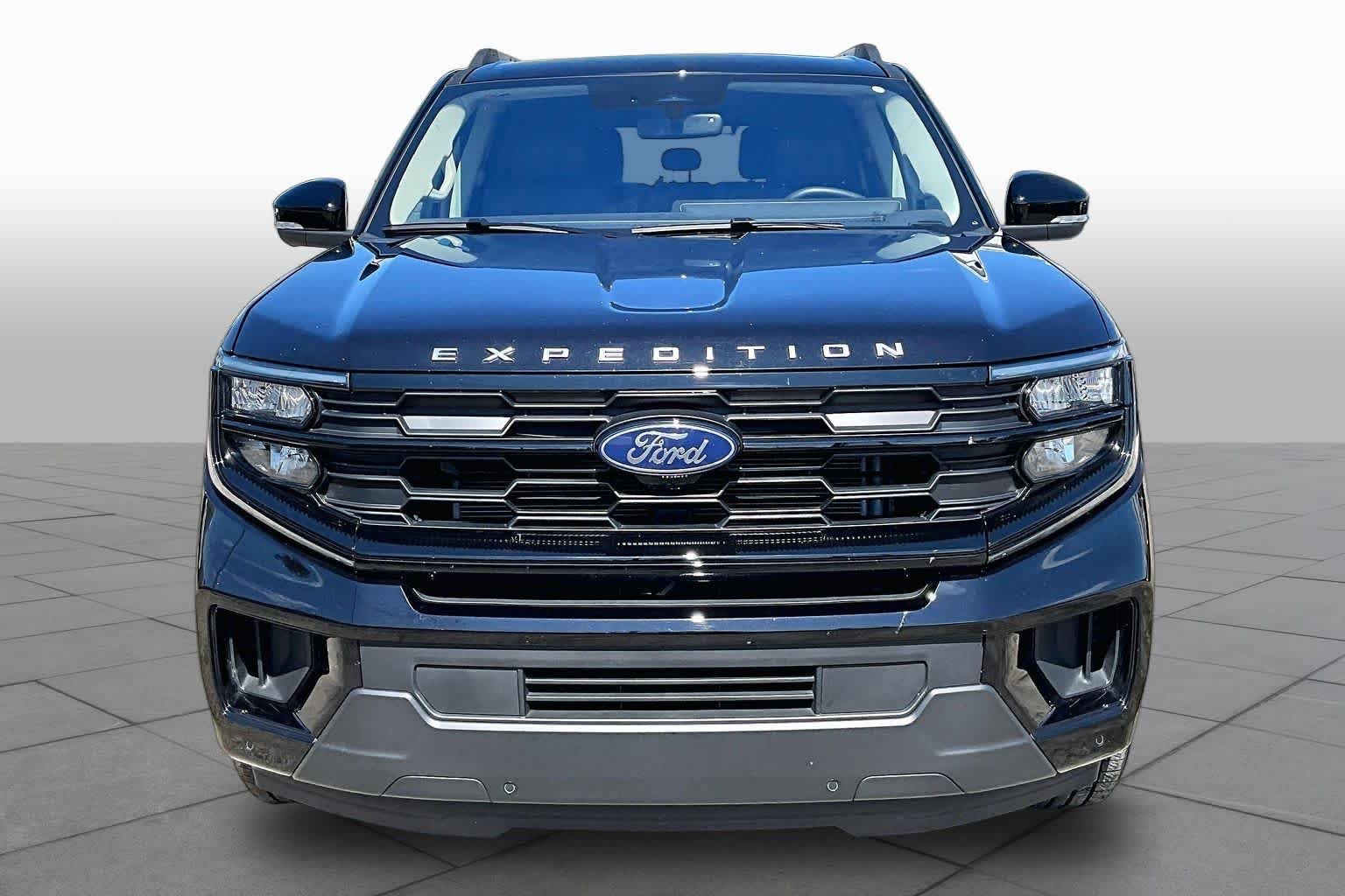 Certified Used 2025 Agate Black Metallic Ford Active image 4