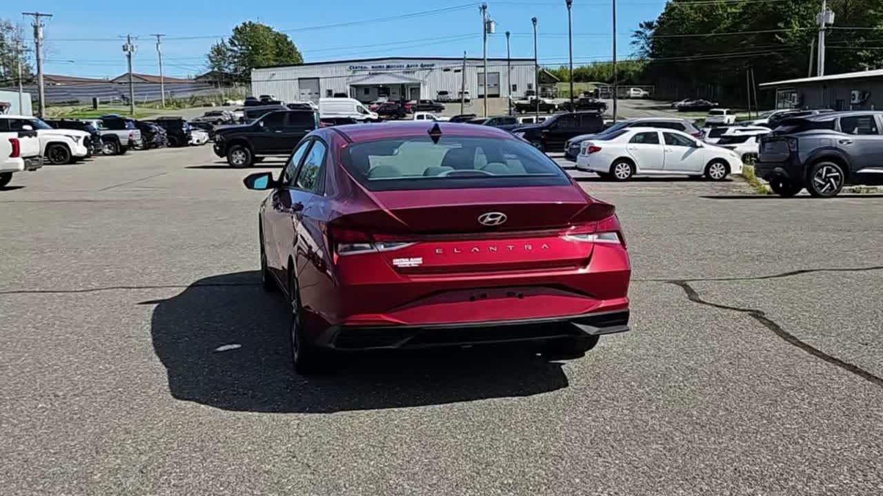 Used 2023 Ultimate Red Hyundai SEL image 7