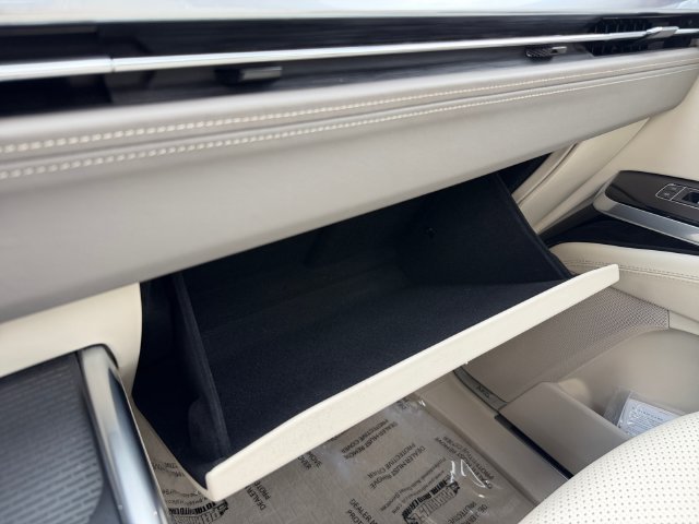 Used 2025 White Cadillac Sport Platinum image 29