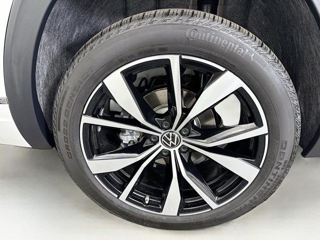 New 2026 Opal White Pearl Volkswagen 2.0T SEL Premium R-Line image 31