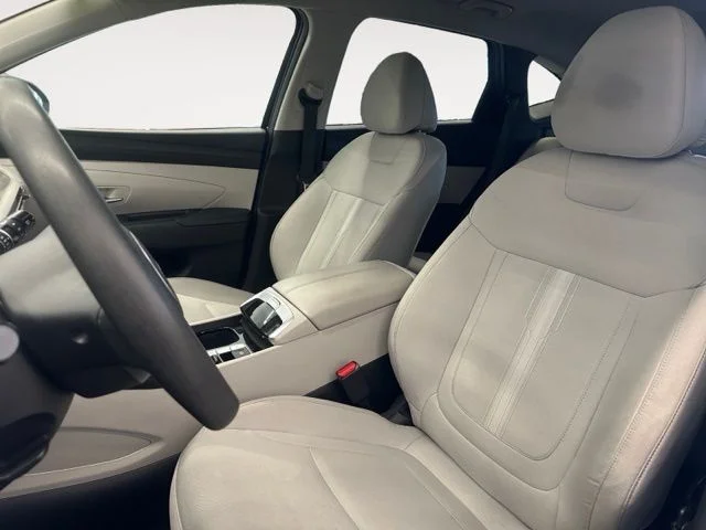 Used 2025 Black Hyundai SEL image 10