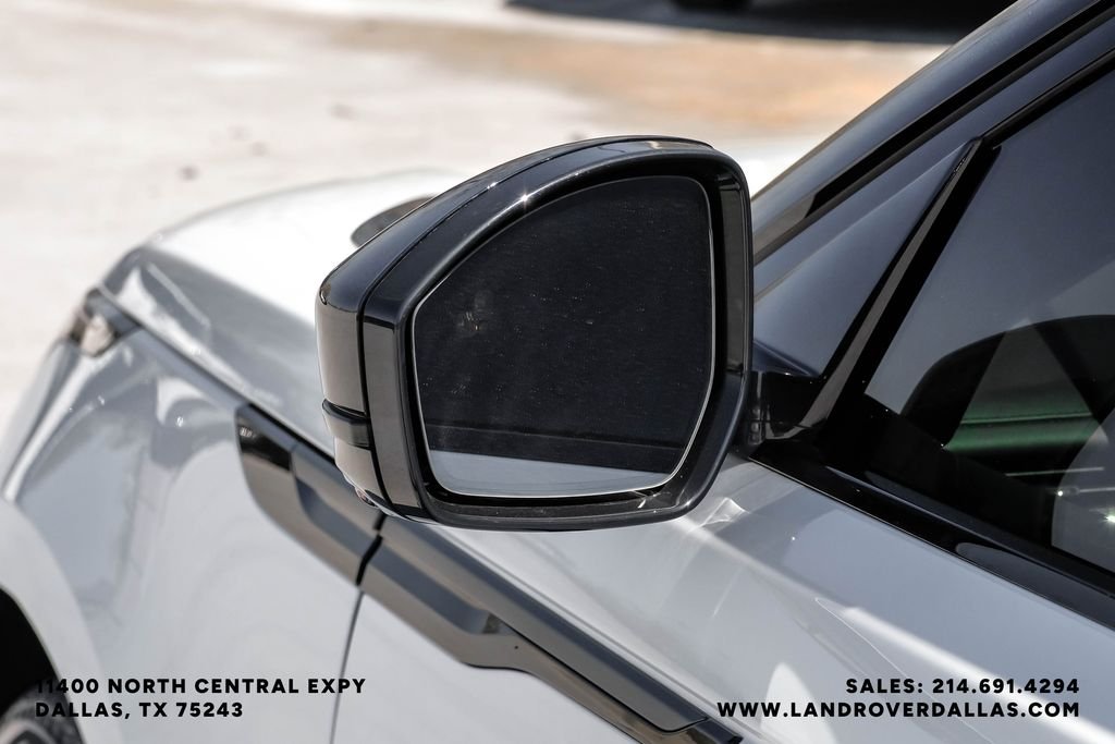 Used 2026 White Land Rover Dynamic SE image 45