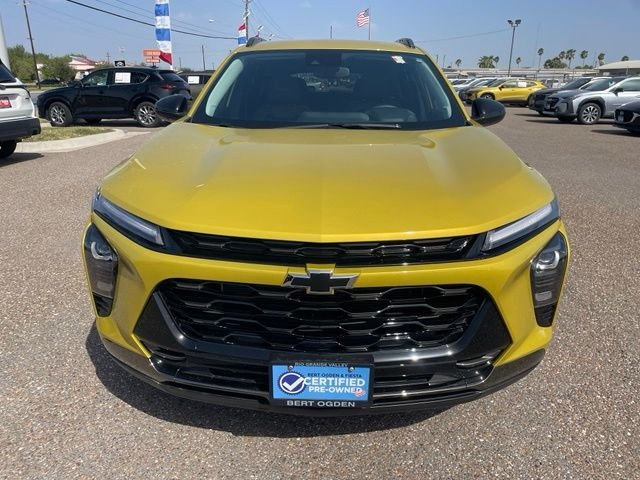 Used 2025 Yellow Chevrolet ACTIV image 2