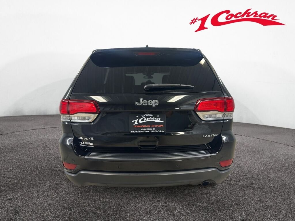 Certified Used 2020 Diamond Black Crystal Pearl Coat Jeep Laredo E image 21