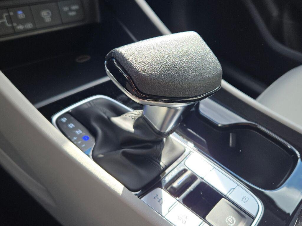 New 2026 Silver Hyundai SEL AWD image 27