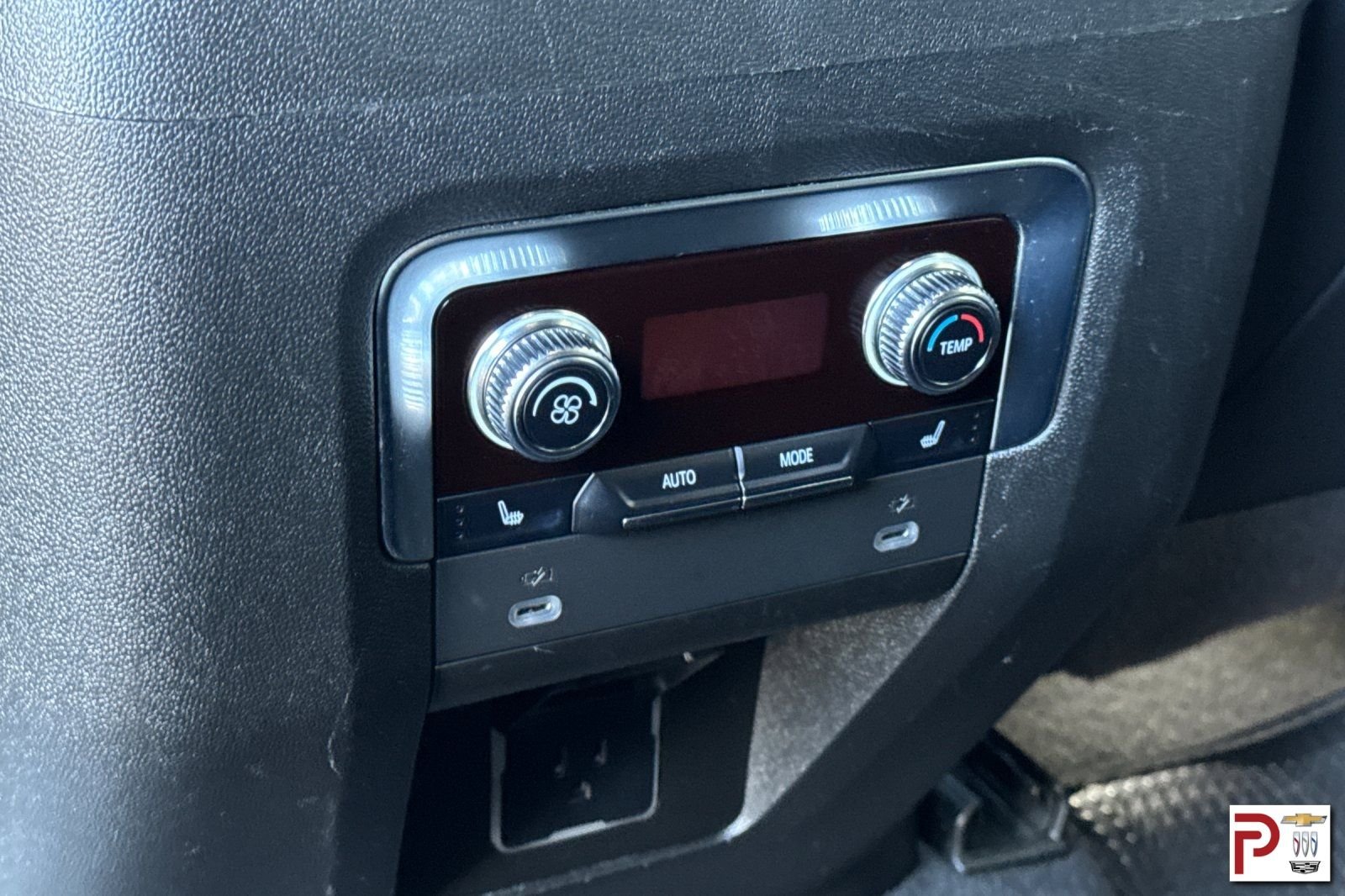 Used 2022 White GMC AT4 image 14
