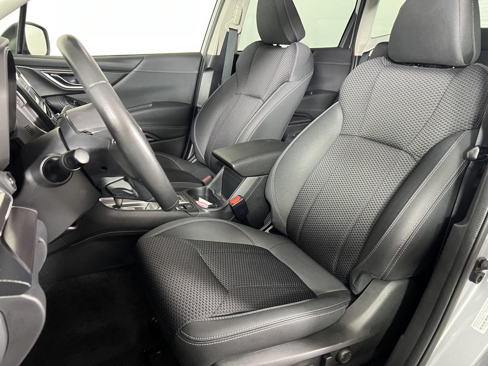 Used 2023 Ice Silver Metallic Subaru Premium image 17