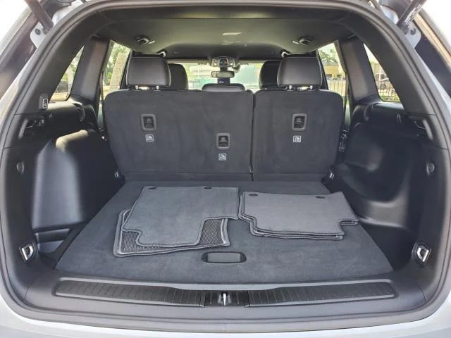 Used 2023 Silver Zynith Jeep Altitude image 28