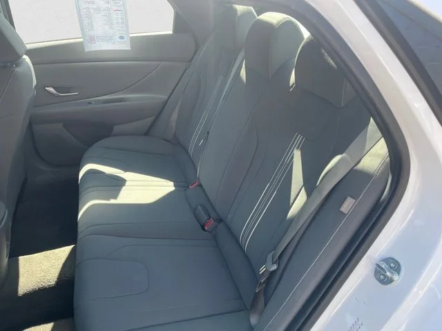 Used 2024 White Hyundai SEL image 13
