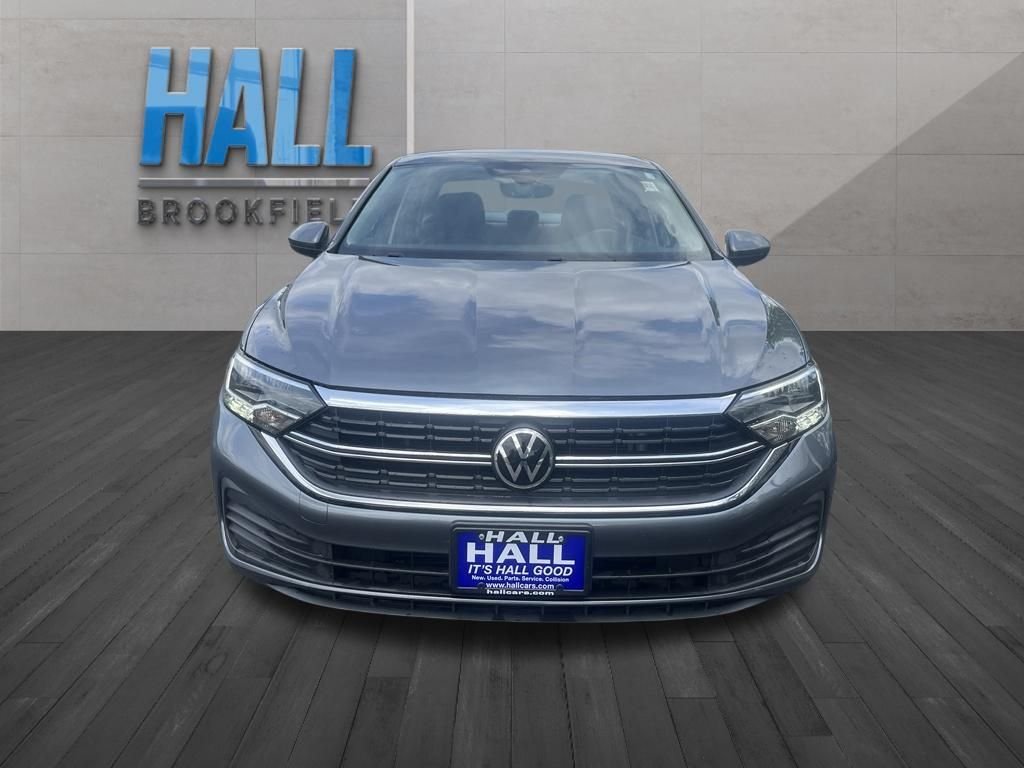 Used 2023 Gray Volkswagen 1.5T SE image 8