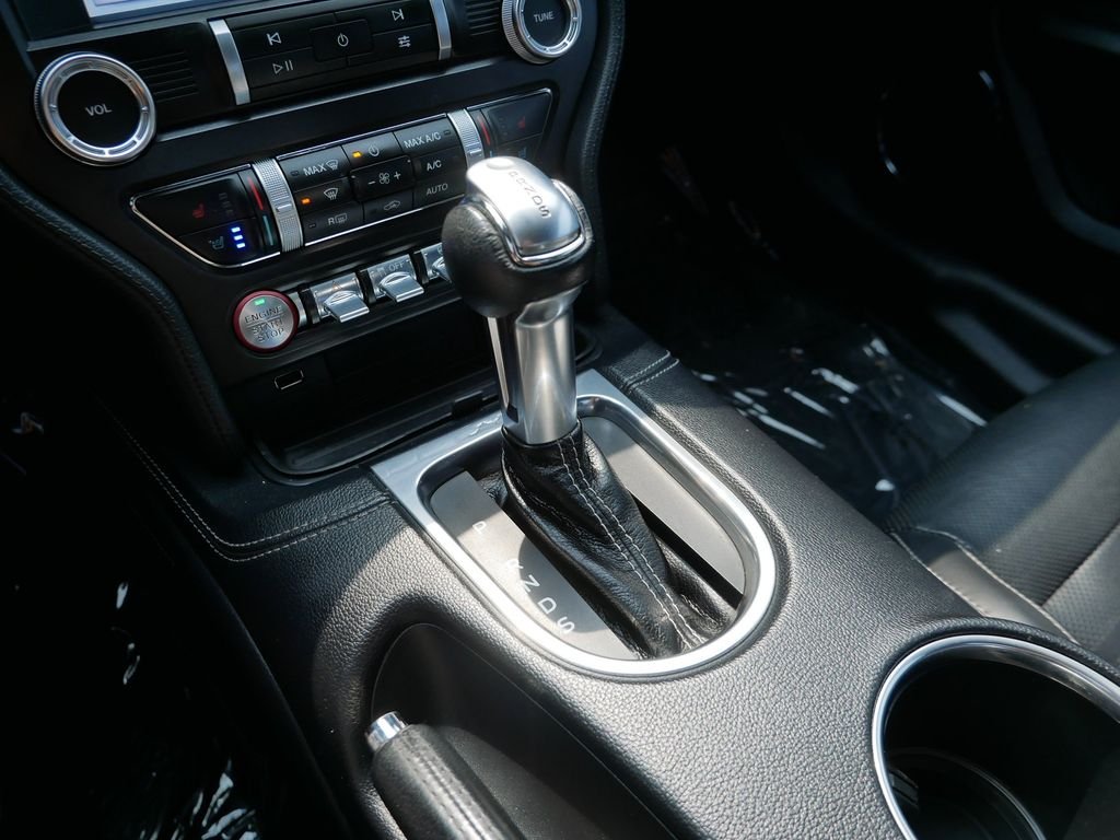 Used 2019 Black Ford GT Premium image 27