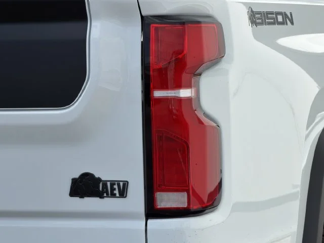 2026 Chevrolet Silverado 2500 HD ZR2 - Photo 10