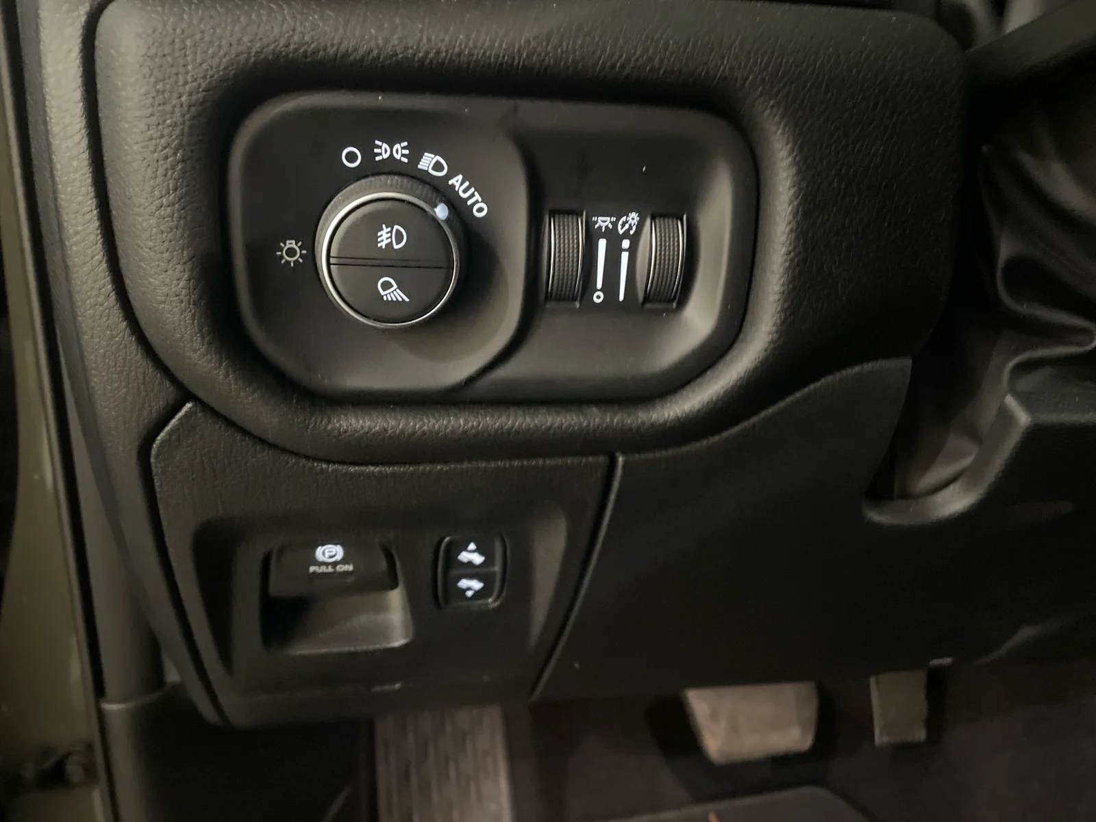 Used 2026 Canyon Lake Ram Laramie image 12