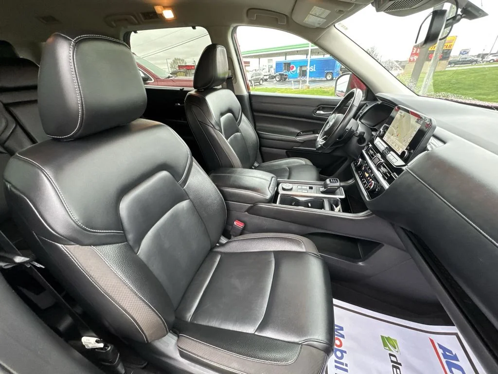 Used 2022 Red Nissan SL image 24