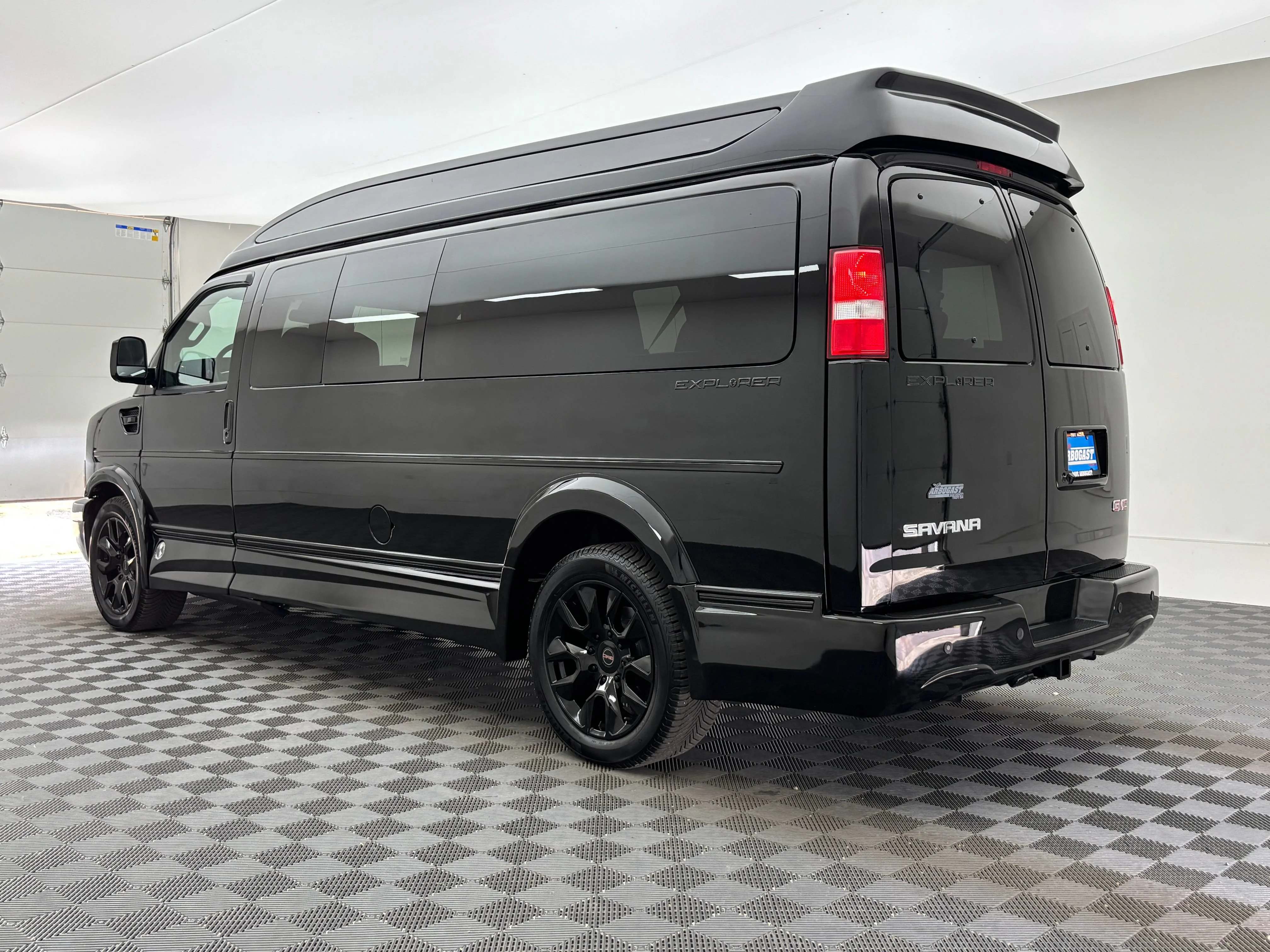 Used 2025 Onyx Black GMC Work Van image 14