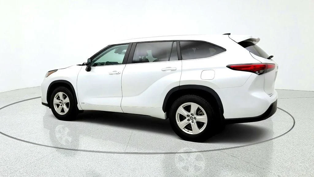 Used 2023 Wind Chill Pearl Toyota Hybrid LE AWD w/ 3-Row Seating & Toyota Safety Sense image 7