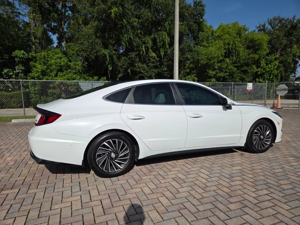 Used 2023 White Hyundai Limited image 11