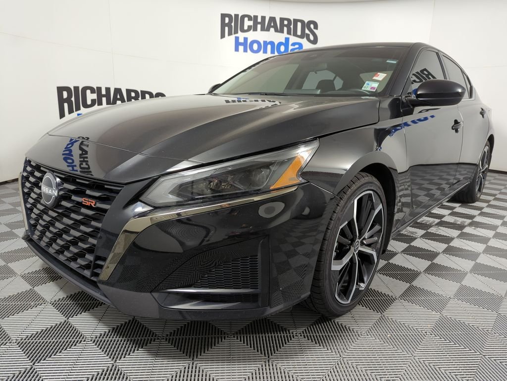 2024 Nissan Altima SR