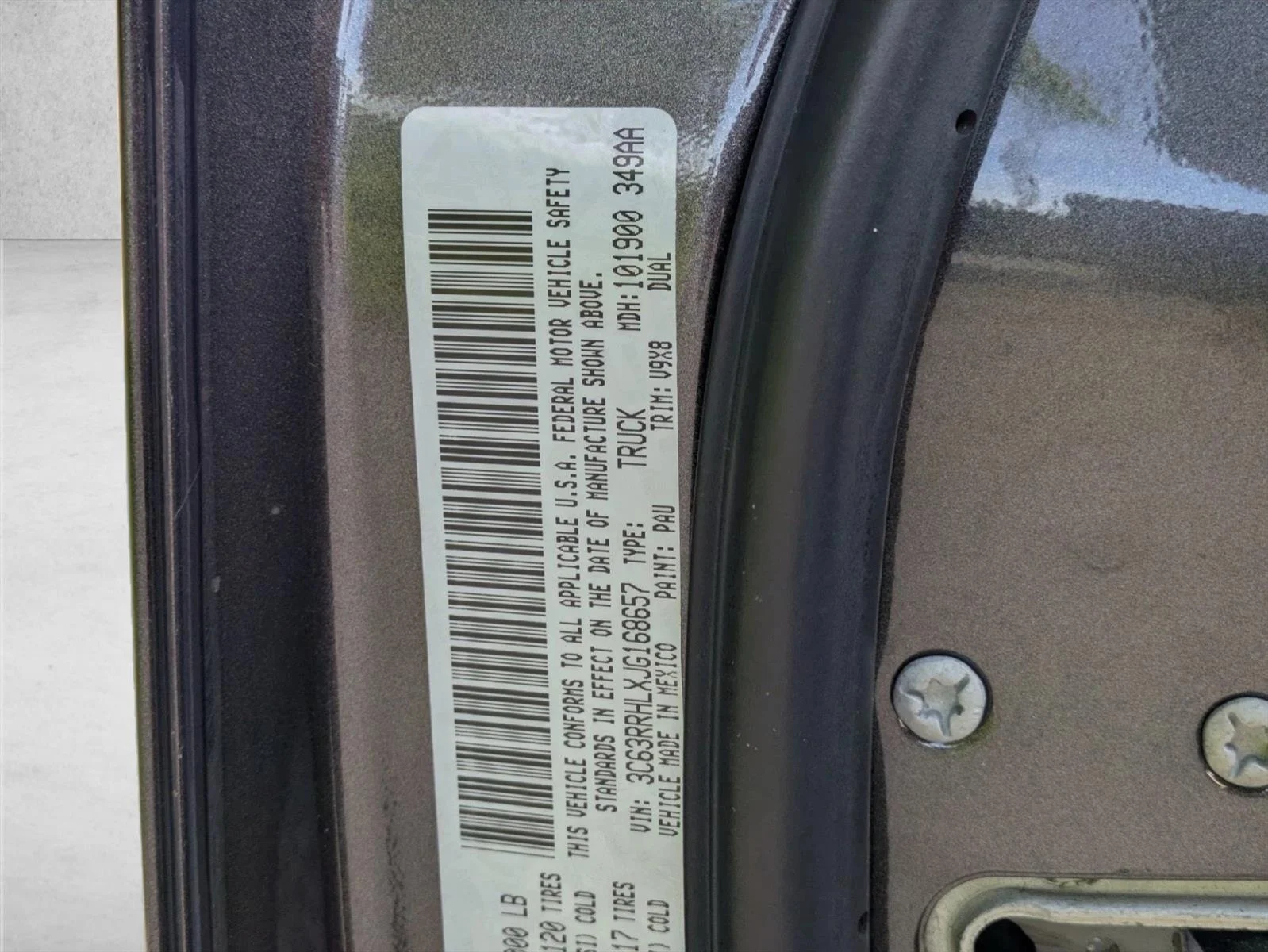 Used 2018 Granite Crystal Metallic Clearcoat Ram SLT image 15