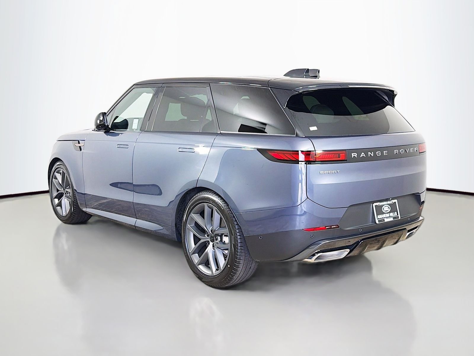 2026 Land Rover Range Rover Sport SE - Photo 3