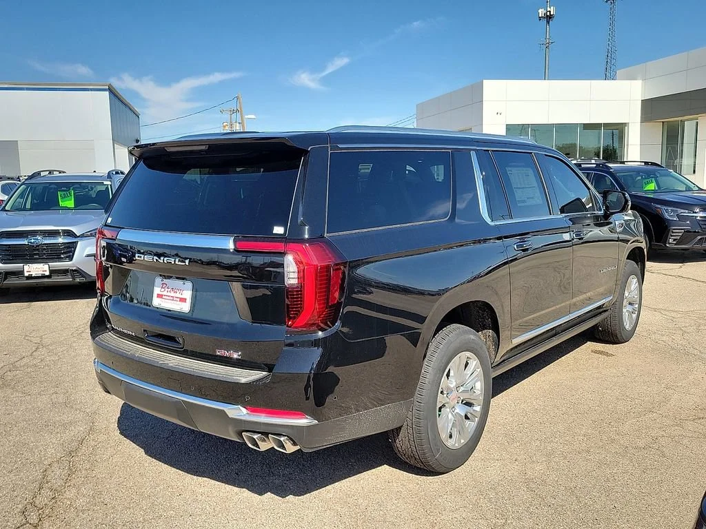2026 GMC Yukon XL Denali - Photo 11