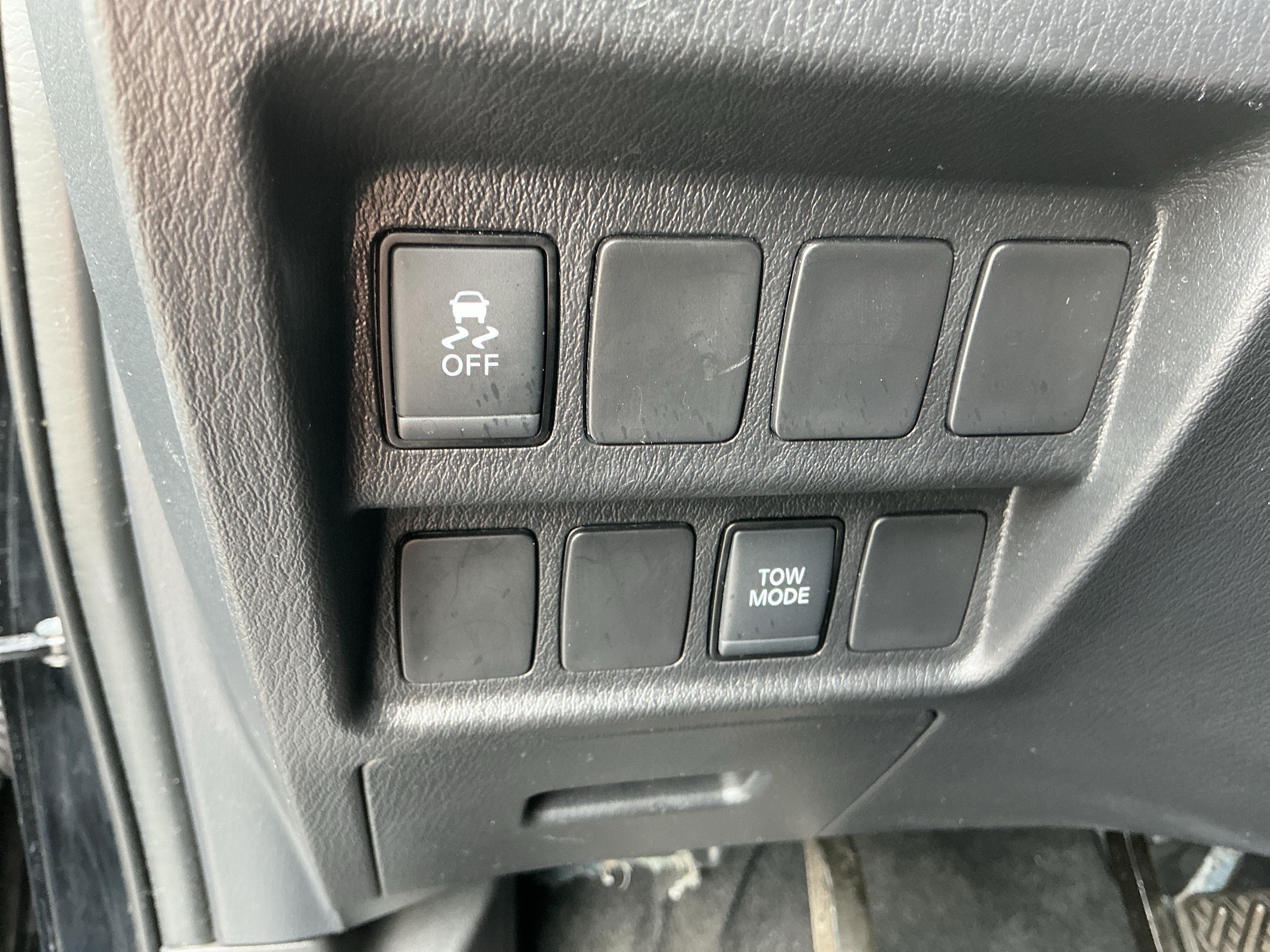 Used 2020 Magnetic Black Pearl Nissan S image 13