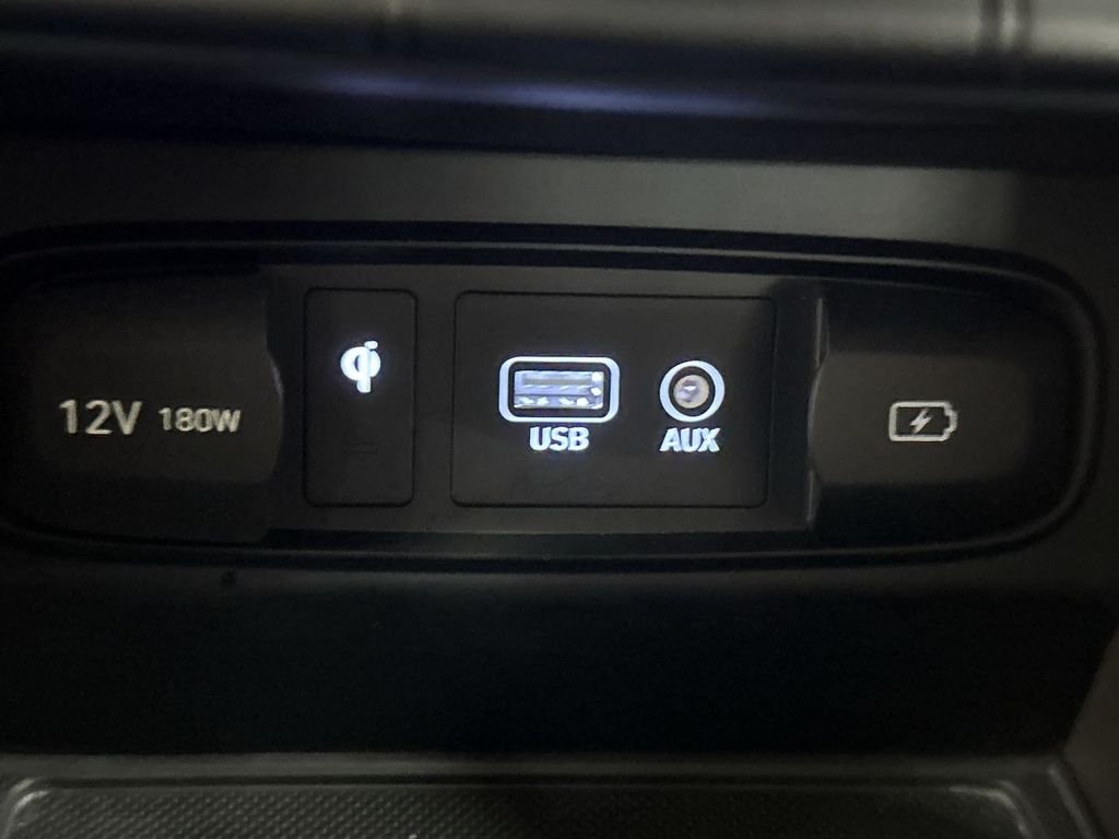 Used 2020 Quartz Hyundai Limited image 33