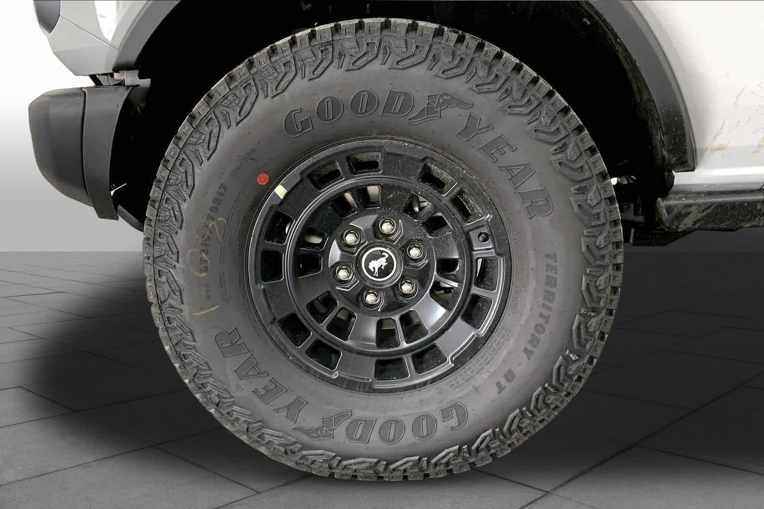 New 2026 Avalanche Gray Ford Badlands® image 9