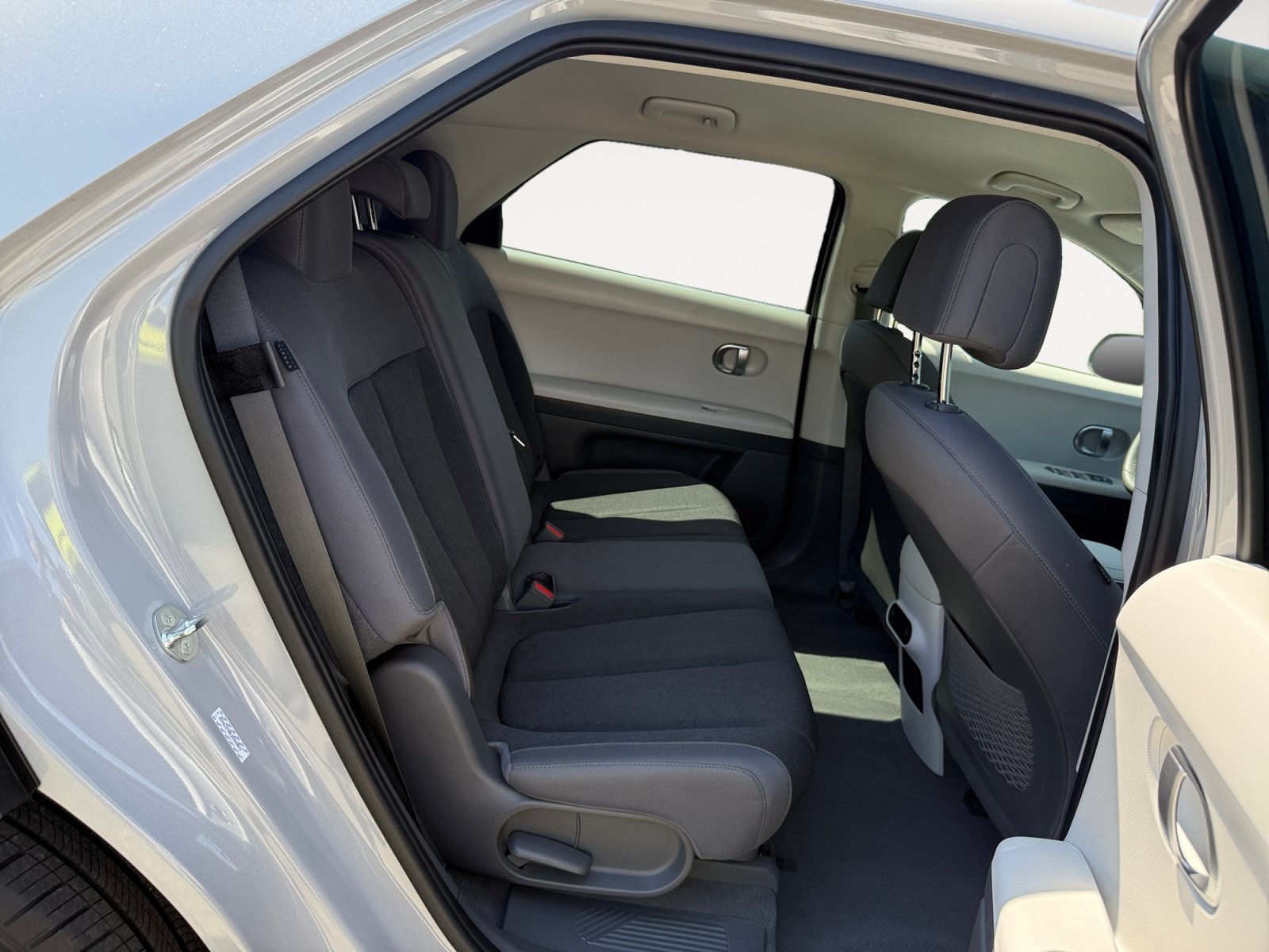 Used 2024 Cyber Gray Hyundai SEL image 18